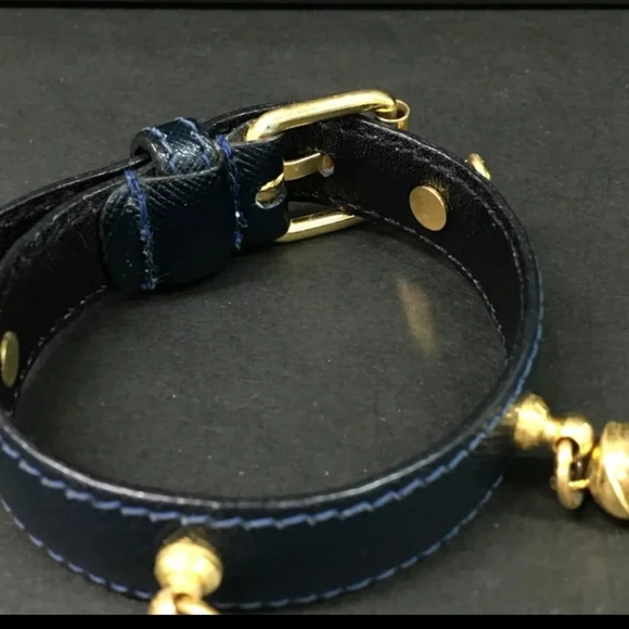 Black■DetailsA pre-owned .PRADA Saffiano Leather Bell Motif Bangle Bracelet/8 - Picture 6 of 8